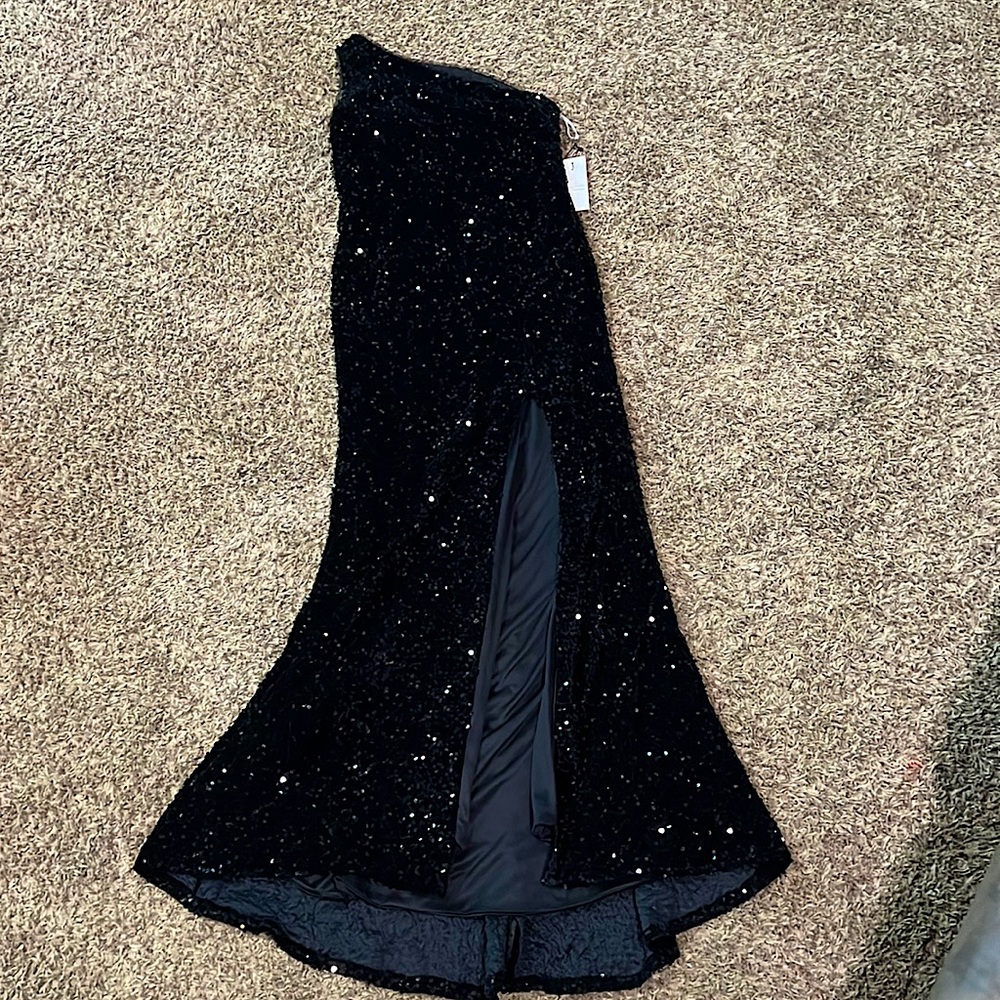 NWT black one shoulder dress size 12